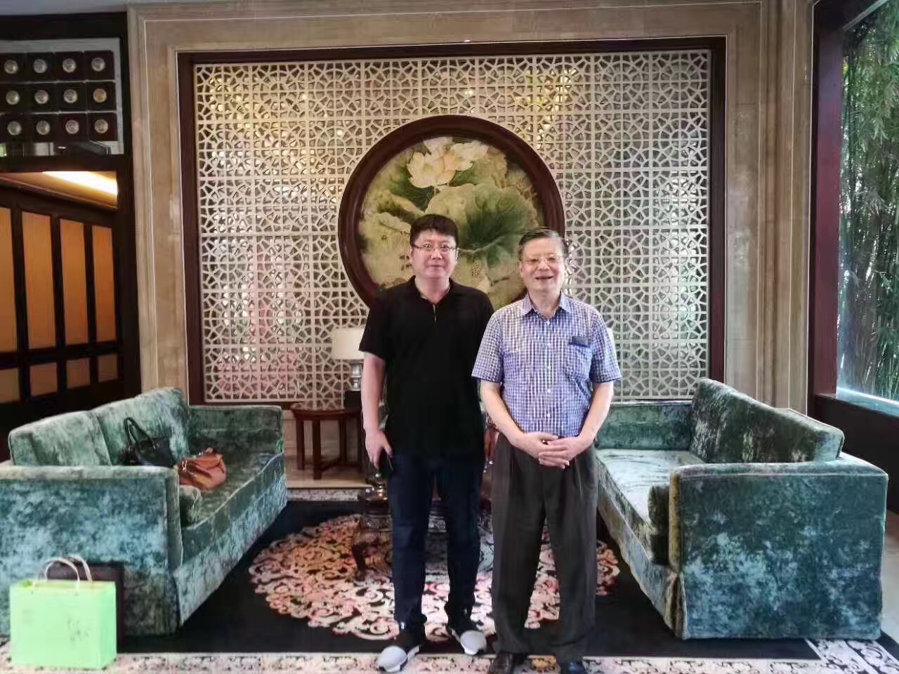 �ƶ�����app���ź͹�ҽ�޽�����Ǣ̸��Ϻ�Ӱ����