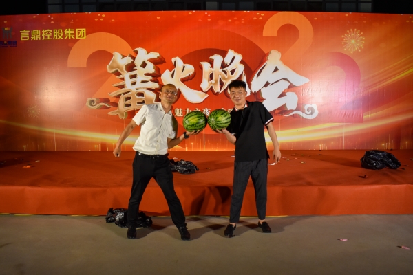 ÆøÇò½ÇÖð¹Ú¾ü ÆøÇò½ÇÖð¹Ú¾ü.jpg