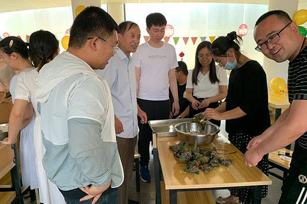 ÁùÒ»5 ÁùÒ»5.jpg