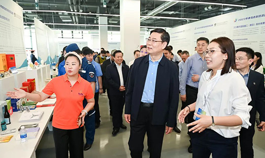 �ƶ�����app����ȫ�������з����¿Ƽ�װ�������ൺ�пƼ��˶���